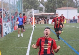 La celebración de uno de los goles del San Pedro.