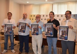 Presentación de la exposición canina, en el Ayuntamiento de Alhaurín.