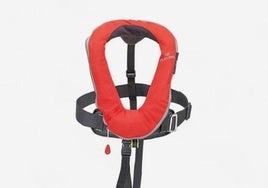 Alertan de un fallo de seguridad en un chaleco salvavidas de Decathlon