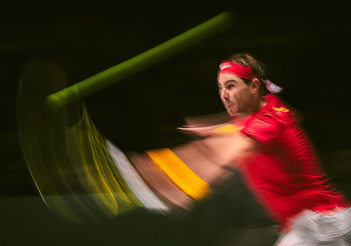Rafa Nadal compitiendo para España en la Copa Davis.