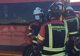 Cinco vehículos quemados en el incendio de un aparcamiento en Benalmádena Costa