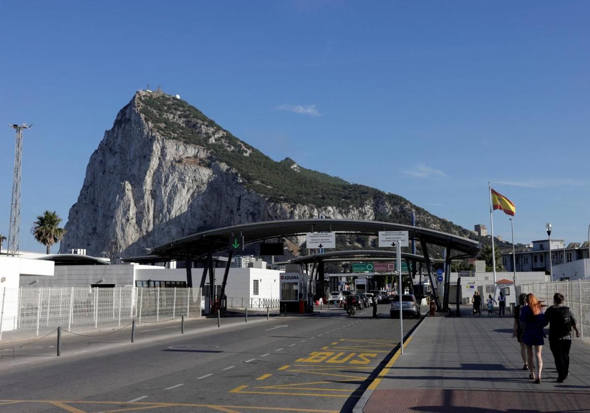 Foto de archivo de la frontera con Gibraltar