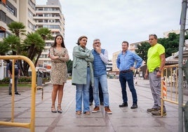 Visita de responsables municipales y técnicos a las obras en la plaza de La Nogalera.