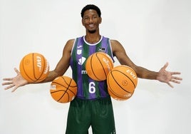 Kameron Taylor posa en una sesión de fotos para la Liga Endesa.