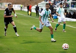 Luismi Gutiérrez, en un ataque del Antequera.