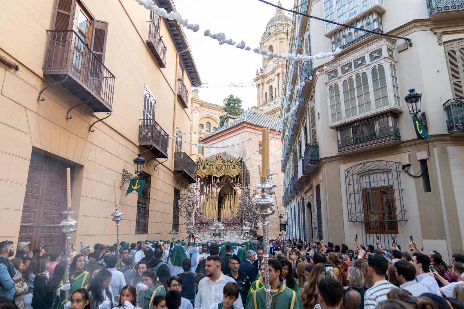 La procesión extraordinaria de la La Virgen de Gracia y Esperanza, en imágenes