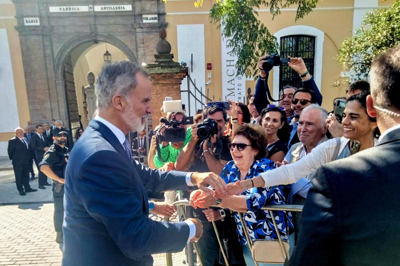 El Rey inaugura en Sevilla la muestra &#039;Los Machado. Retrato de familia&#039; con 200 manuscritos, cartas y fotos