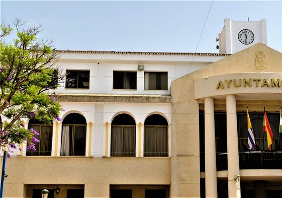 Fachada del Ayuntamiento de Rincón de la Victoria.