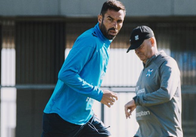 El delantero Enric Gallego, en un entrenamiento.