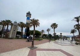 Imagen de archivo del paseo marítimo de Torre del Mar.