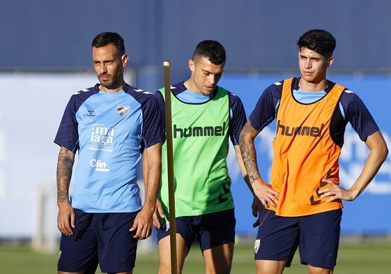 Manu Molina, Rahmani y Antoñito, en un entrenamiento reciente del Málaga.