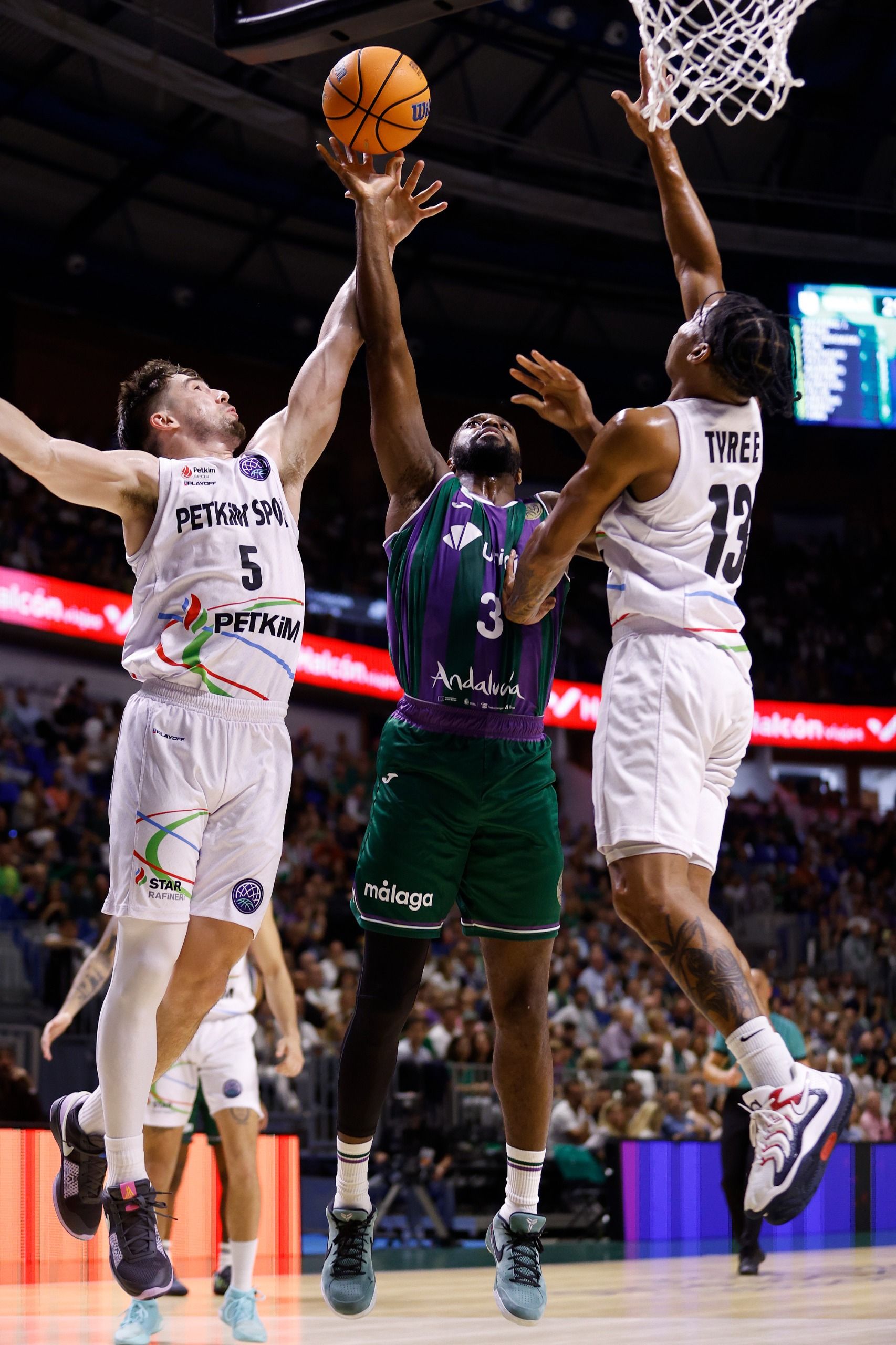 El Unicaja - Aliaga Petkimspor. en imágenes