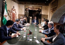 Reunión con un grupo de empresarios y emprendedores de la ciudad china de Hefei.