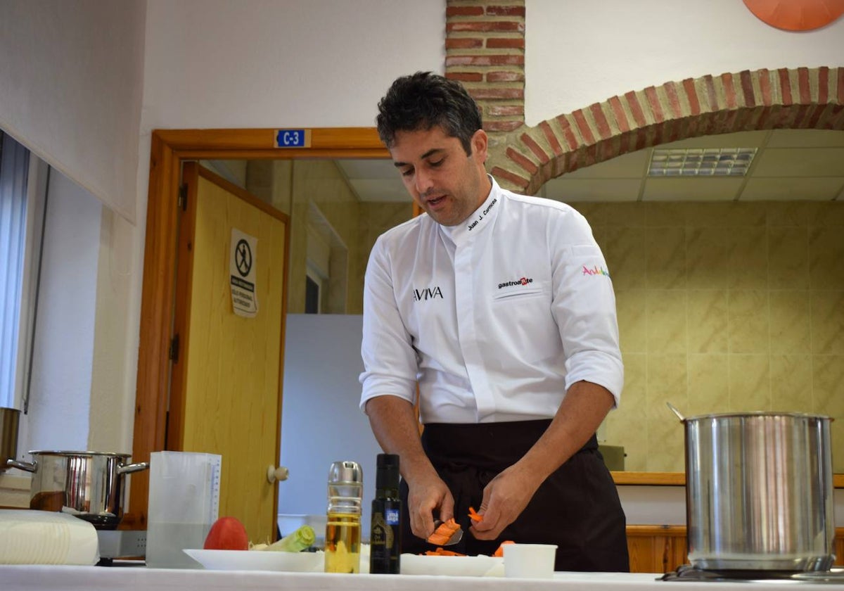 Juan José Carmona, del restaurante AVIVA Benalmádena, explicó algunas recetas.