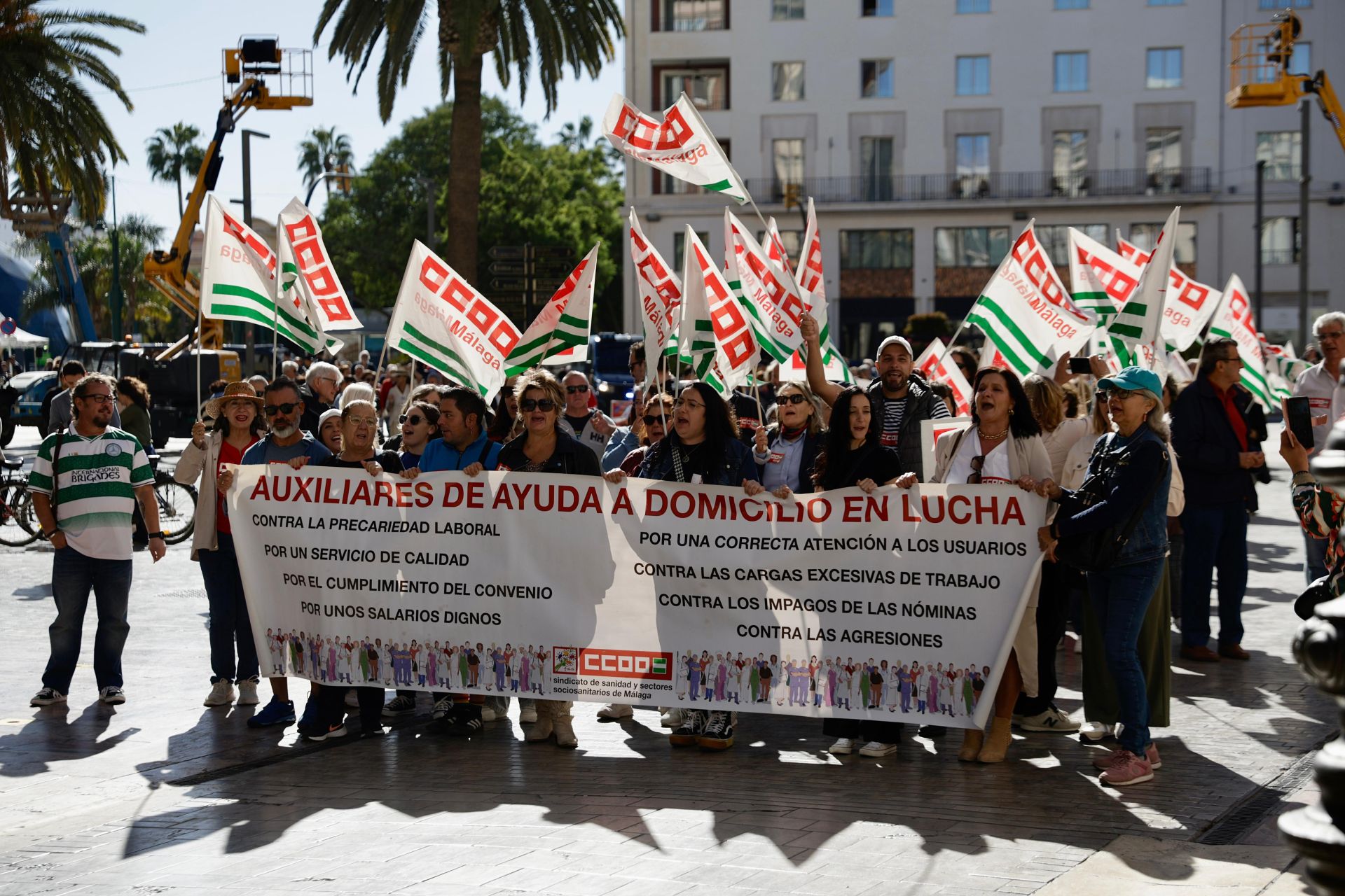 Centenares de manifestantes piden en Málaga plazos ágiles e inversiones en dependencia