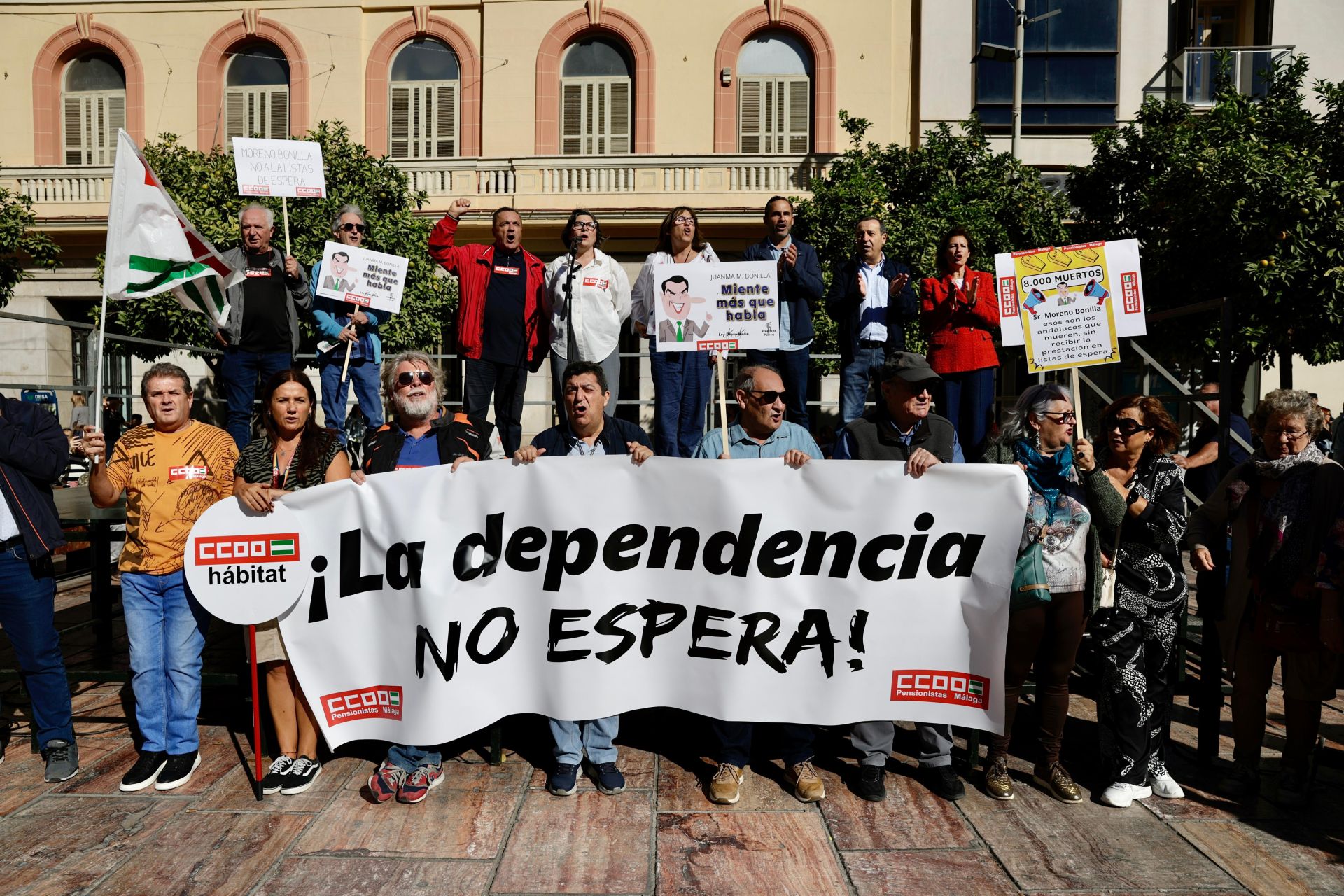 Centenares de manifestantes piden en Málaga plazos ágiles e inversiones en dependencia