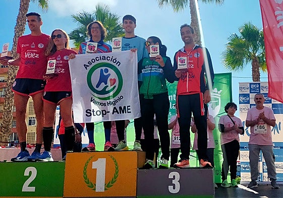 El podio de la Carrera Urbana de Vélez-Málaga.