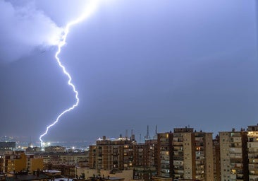 Las fotos más espectaculares de la intensa tormenta eléctrica sobre Málaga