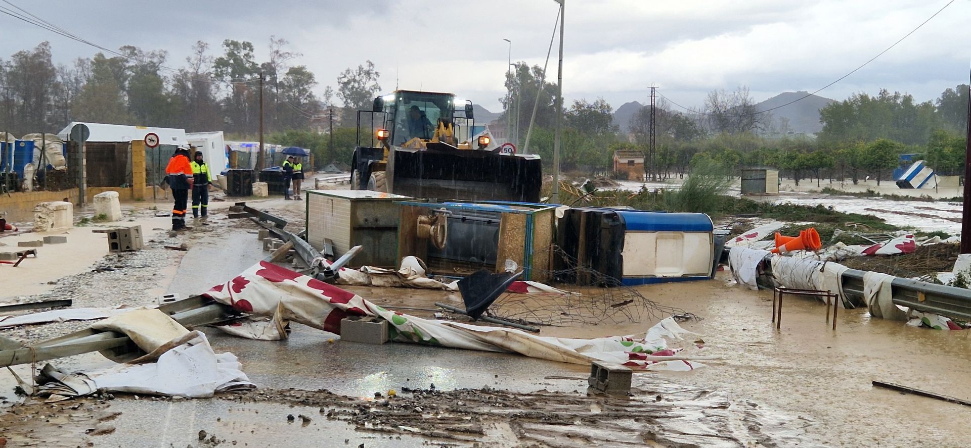 Labores de limpieza en Cártama Estación