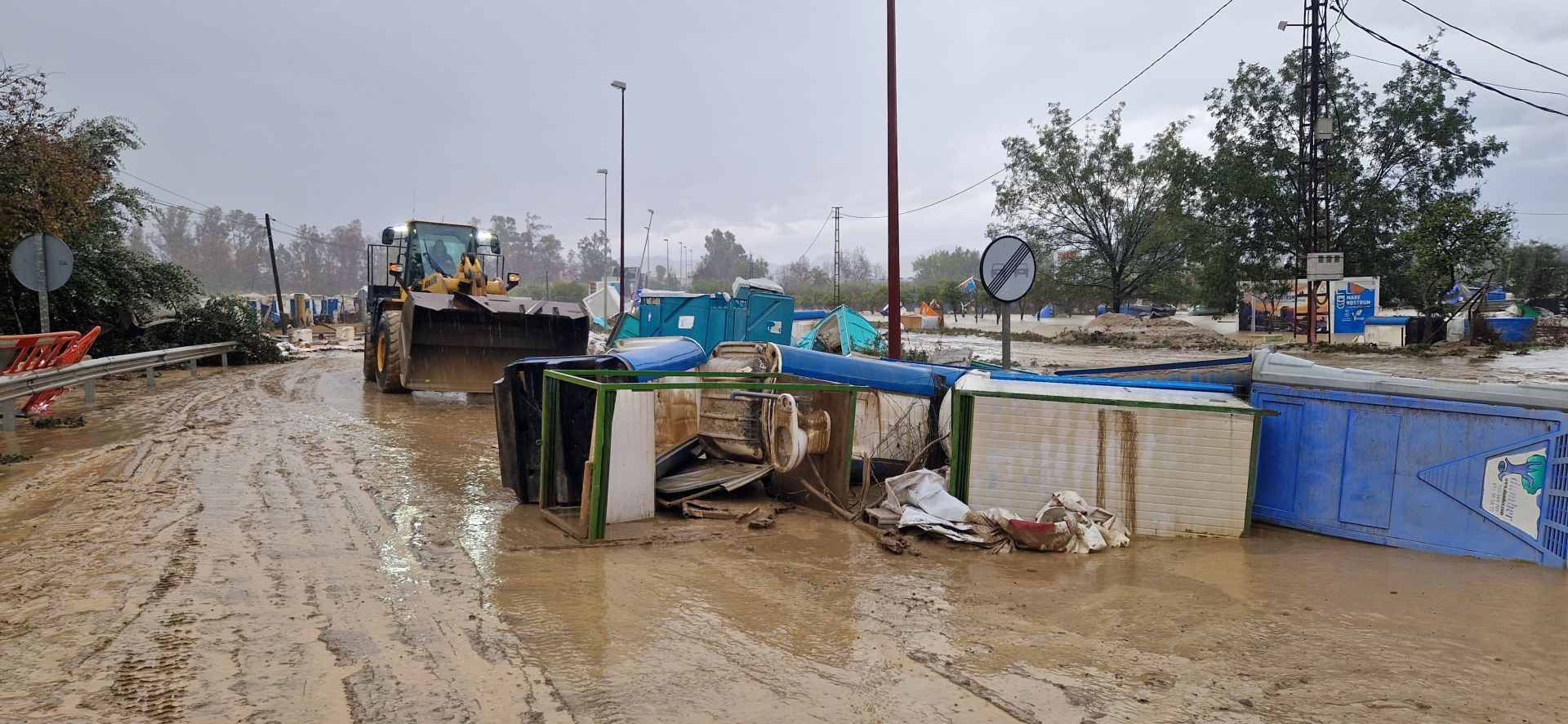 Labores de limpieza en Cártama Estación