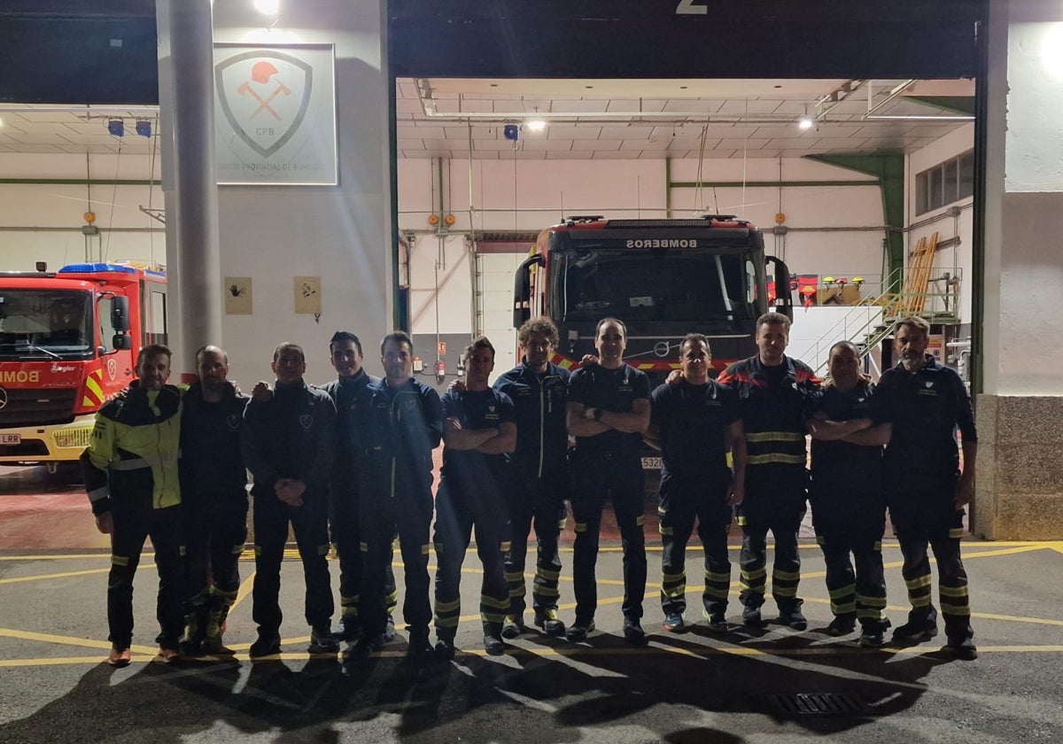 Catorce bomberos de Málaga se desplazan a Valencia para ayudar en las labores de rescate