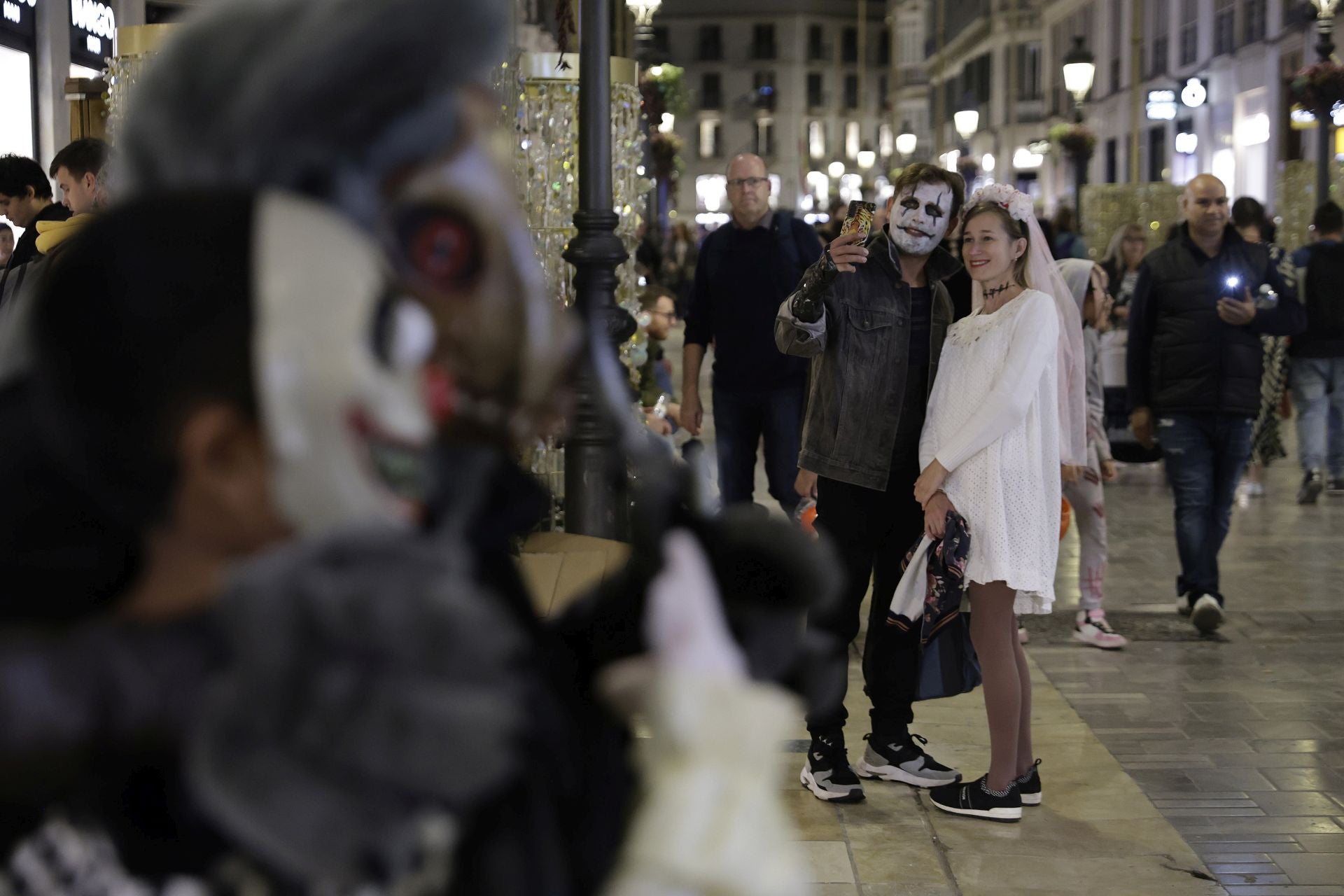 Las imágenes de un Halloween a medias en Málaga