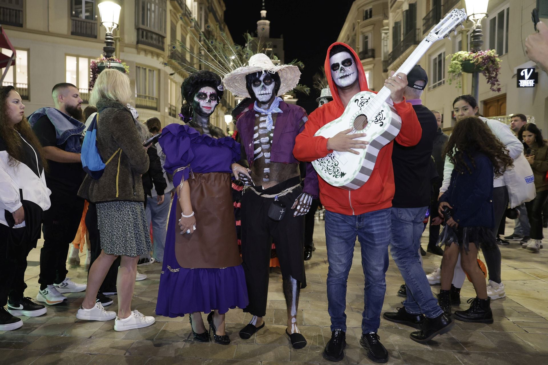 Las imágenes de un Halloween a medias en Málaga