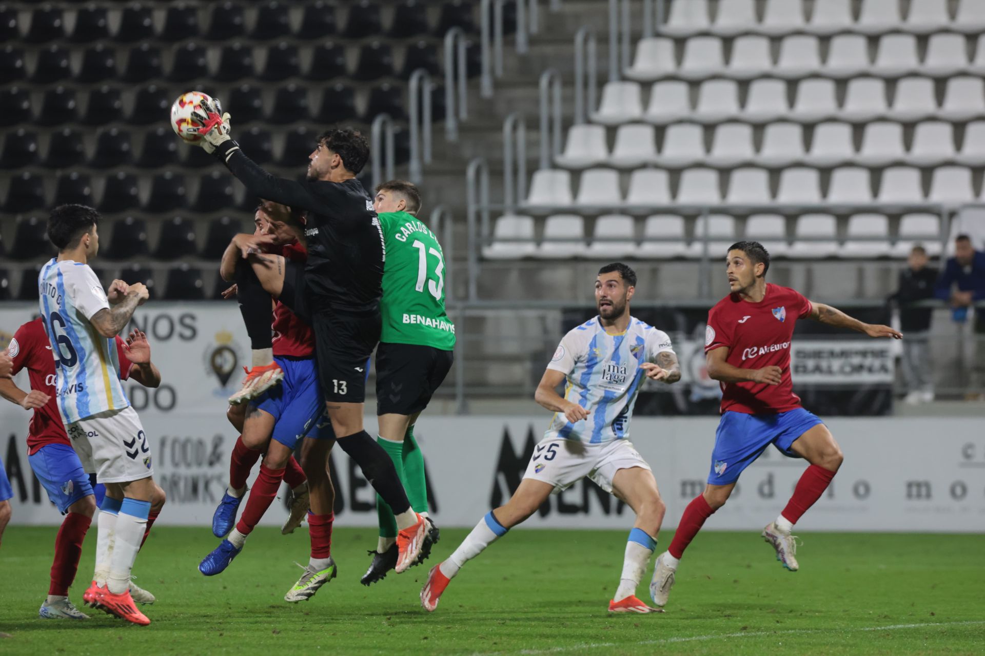 Las mejores imágenes del Estepona-Málaga en Copa del Rey