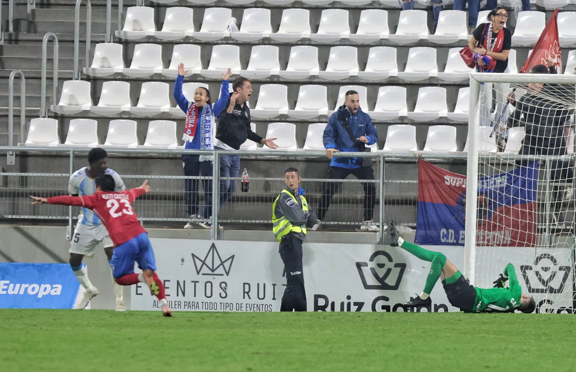 Las mejores imágenes del Estepona-Málaga en Copa del Rey