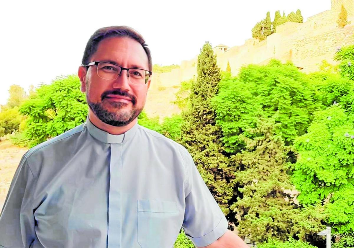 El sacerdote Francisco Castro, de los Centros Teológicos Diocesanos.