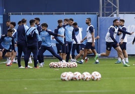 Los jugadores del Málaga, en un reciente entrenamiento.