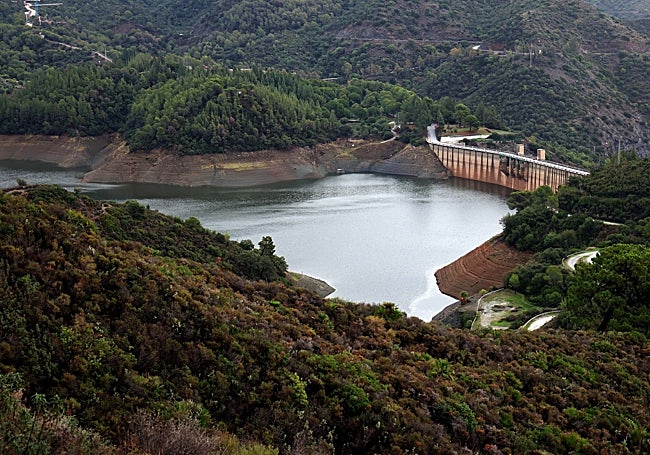 Imagen de la presa de La Concepción este lunes.