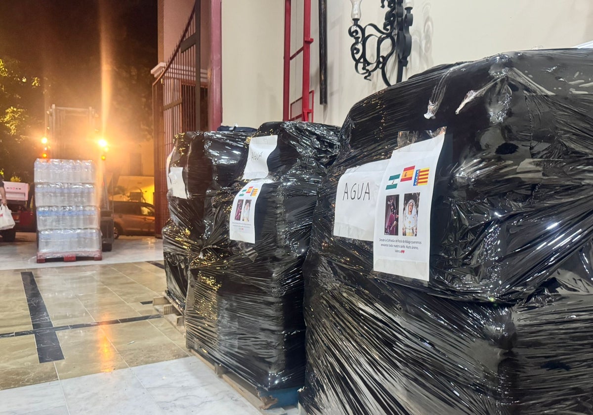 Varios camiones para Valencia: La Cofradía del Rocío de Málaga, un caudal de solidaridad con los afectados por la DANA
