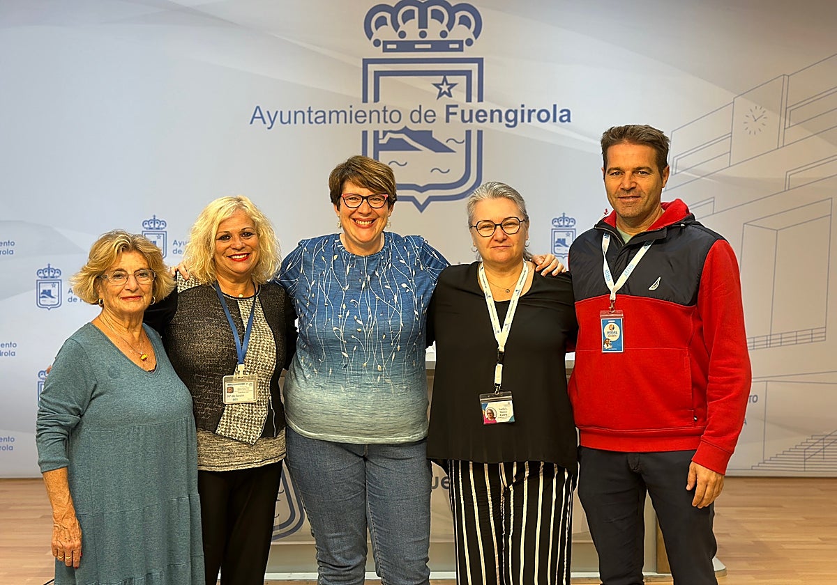 La concejal junto a representantes de organizaciones sociales.