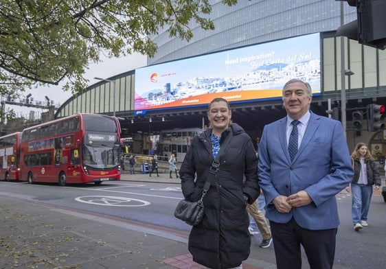 Esperanza González y Antonio Díaz presentan la campaña en Brigde.