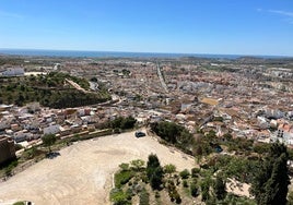 Vista panorámica del casco urbano veleño desde La Fortaleza, con el casco histórico en primer término.