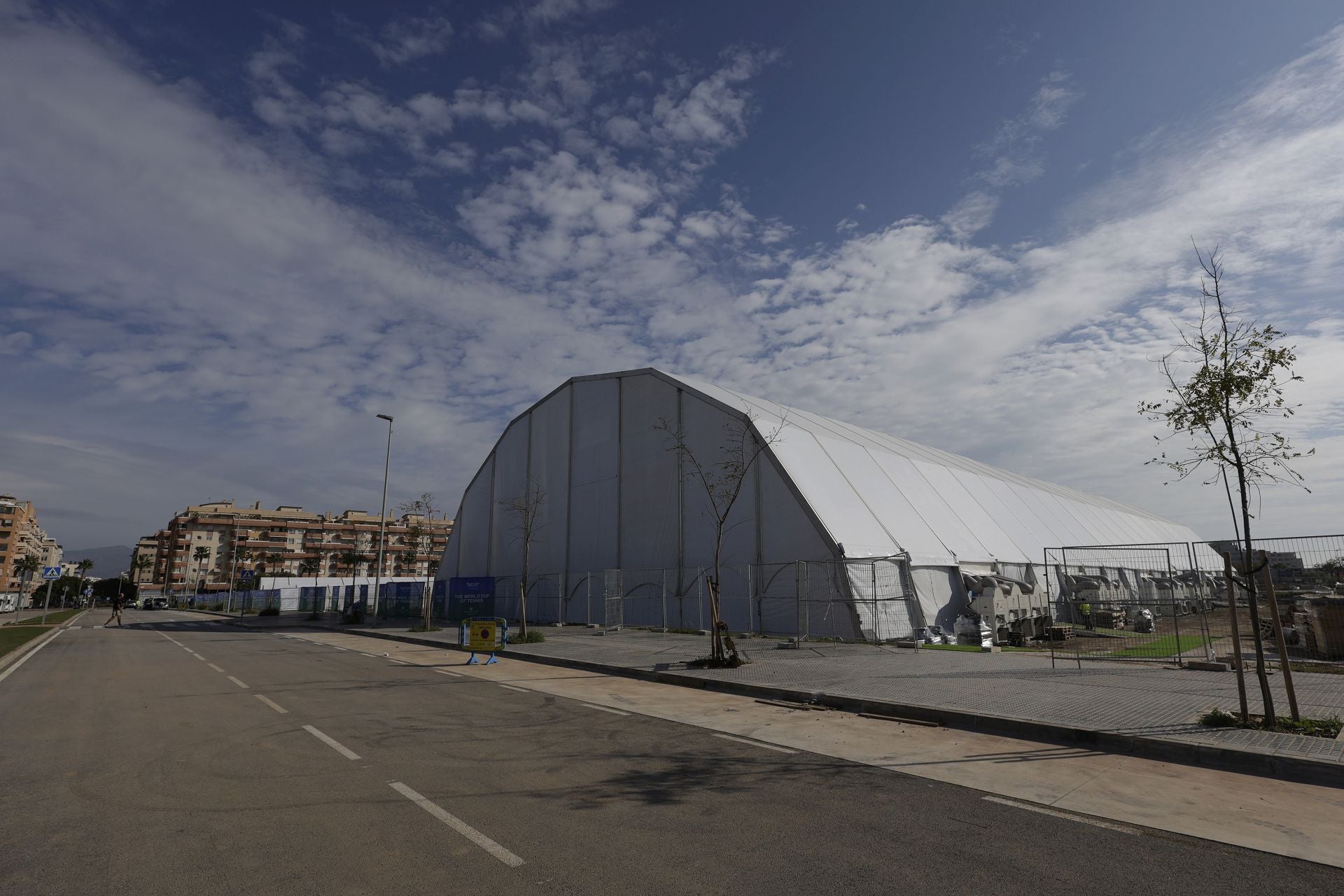 Las fotos de cómo queda la pista de tenis y el montaje para la Billie Jean King en Málaga