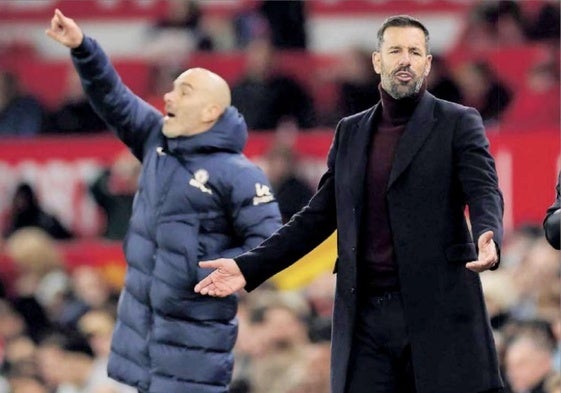 Esta foto llenó de recuerdos felices al malaguismo: Maresca y Van Nistelrooy en los banquillos de Old Trafford