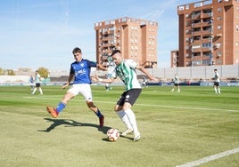 Sergio Díaz, jugador del Torremolinos, en el partido frente al Linares.