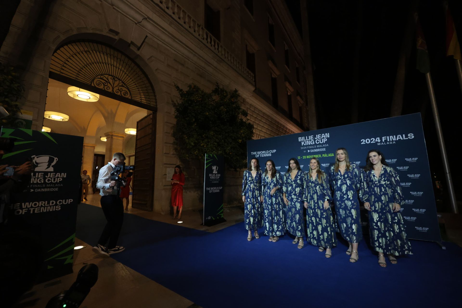 Los equipos de la Billie Jean King Cup de tenis se ponen de largo en el Museo de Málaga