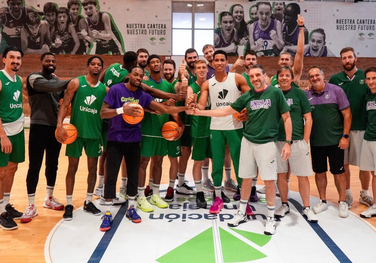 La plantilla del Unicaja también se une a las ayudas para los afectados por la DANA en la provincia