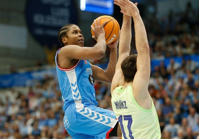 Charlie Moore, base del Breogán, en el partido ante el Barcelona.