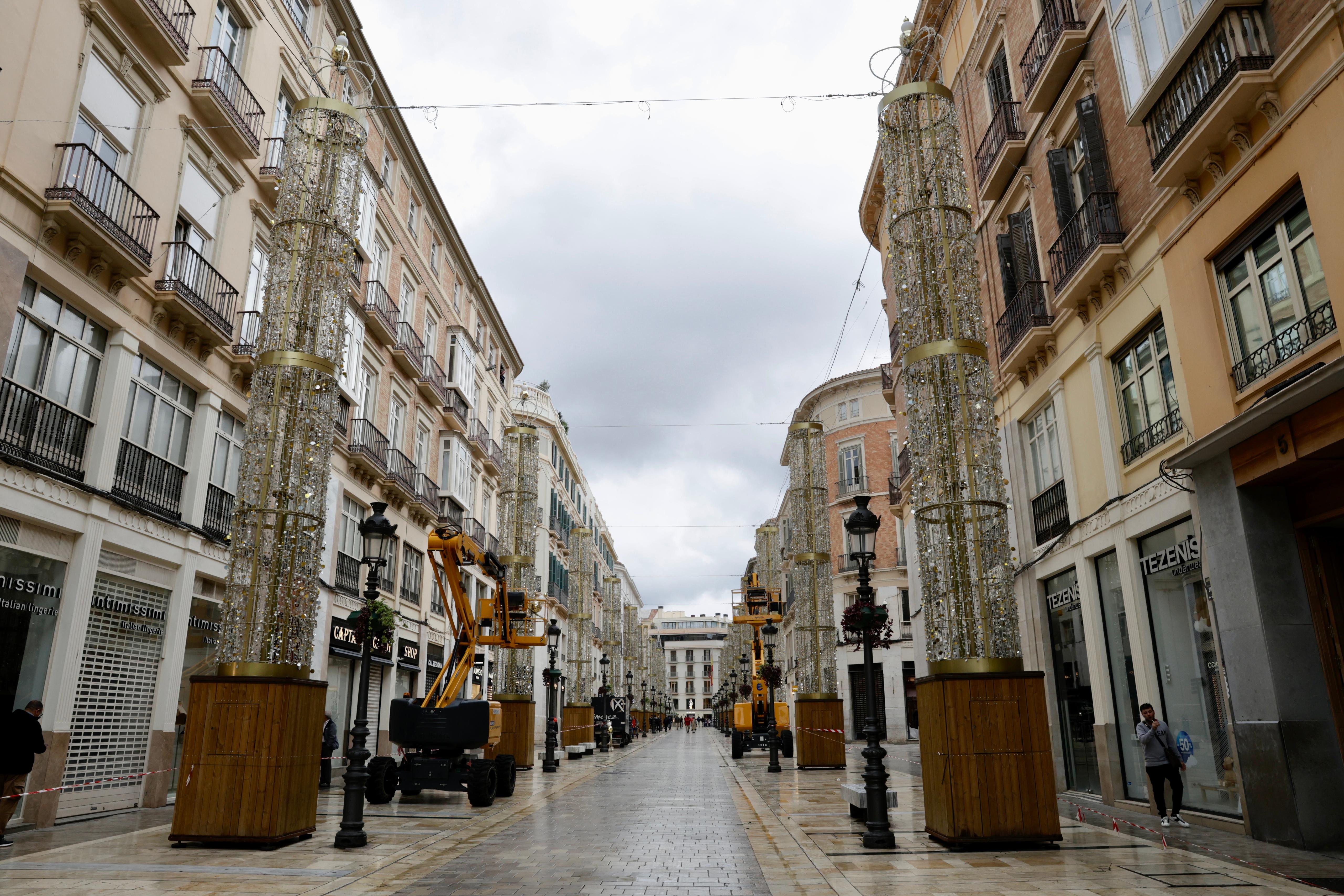 Estampas de la Málaga vacía por la alerta roja ante la previsión de fuertes lluvias este 13 de noviembre