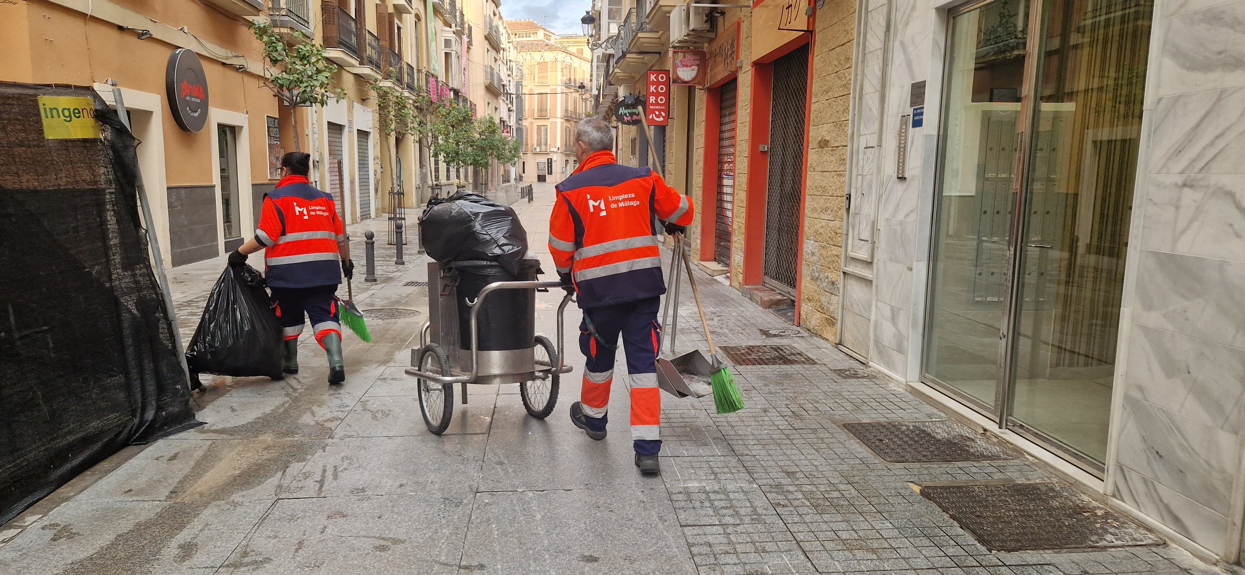 Así amanece este jueves el Centro de Málaga tras las fuertes lluvias provacadas por la DAMA