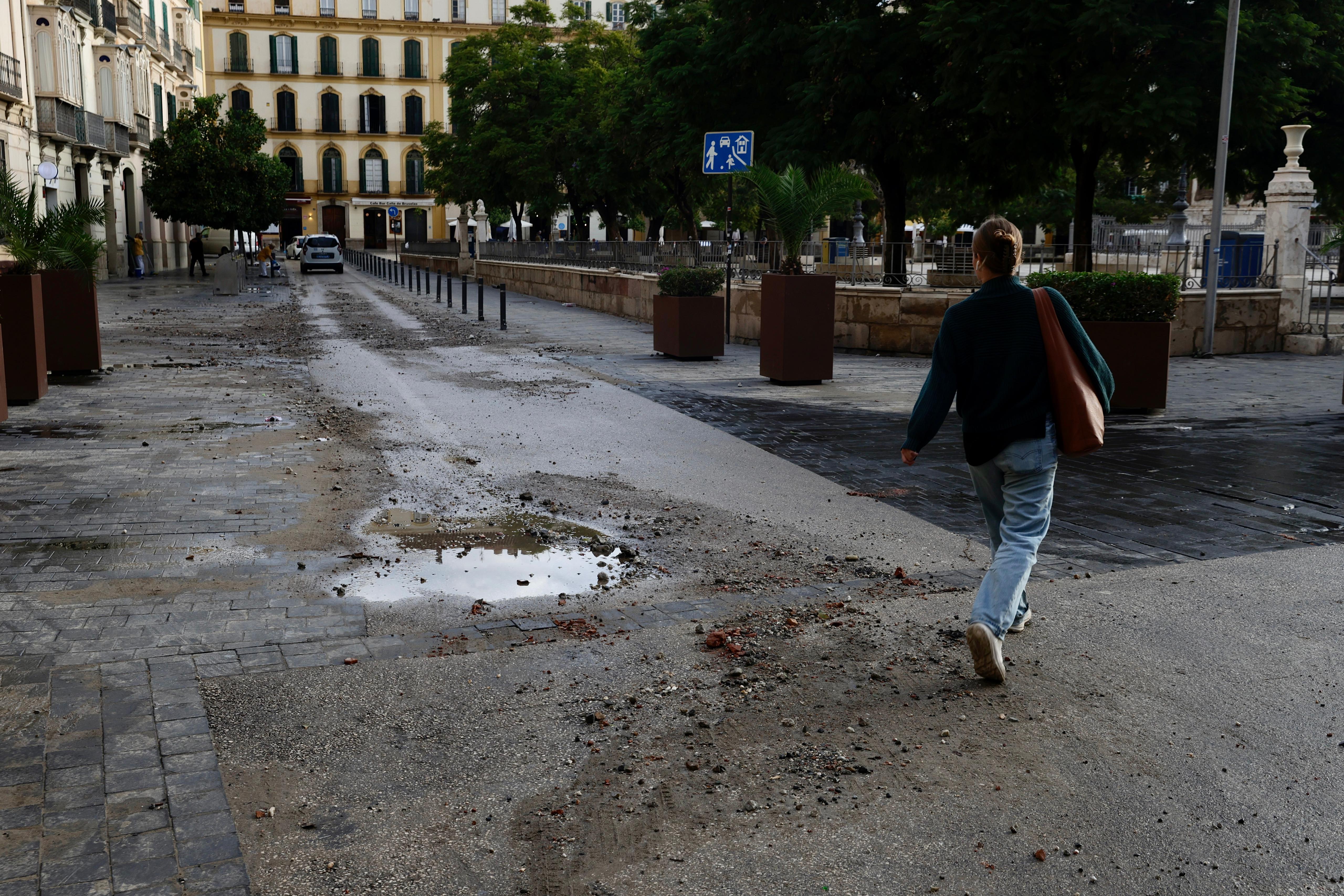 Así amanece el Centro de Málaga y sus comercios tras las inundaciones