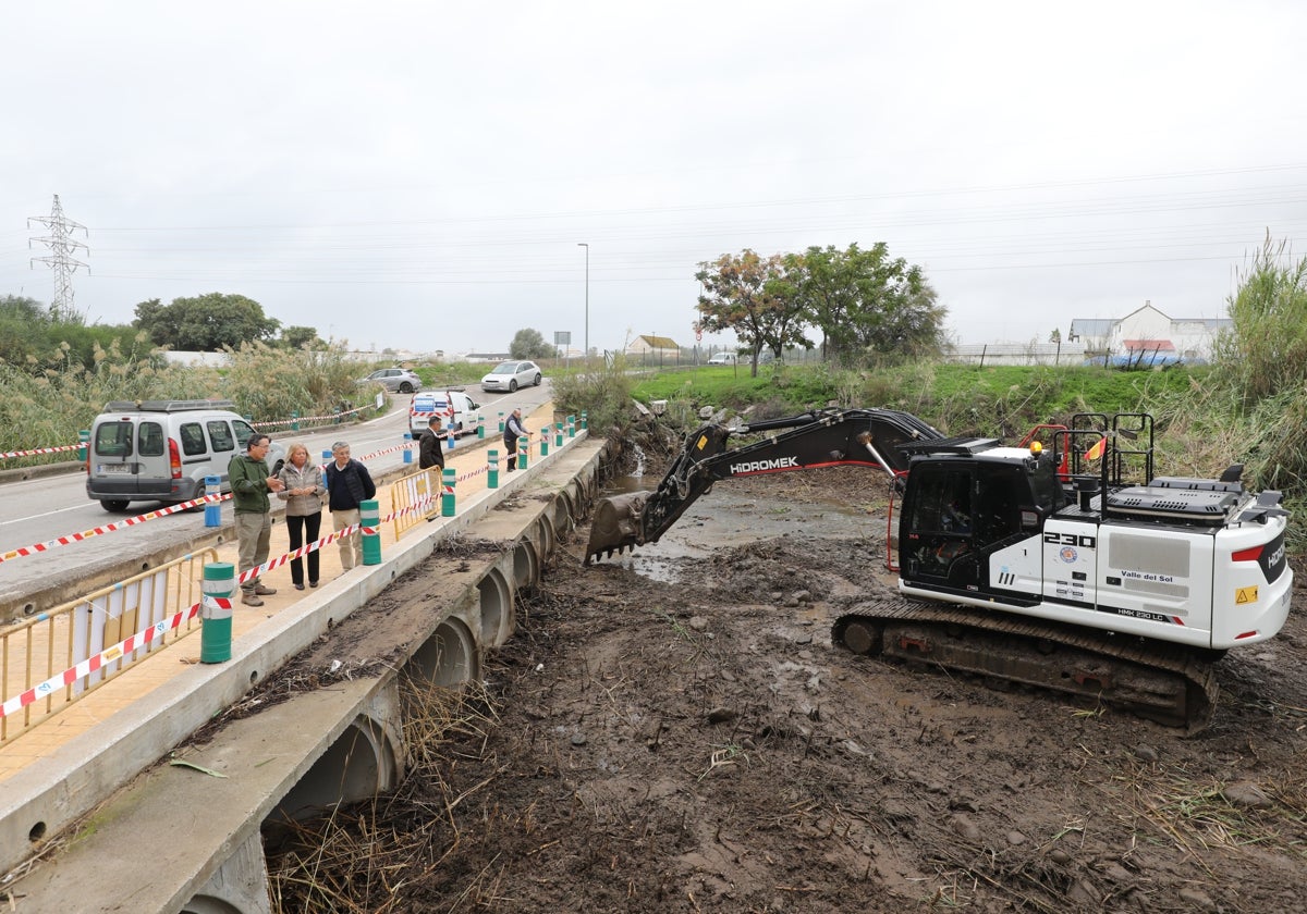 La alcaldesa, Ángeles Muñoz, visitó ayer las obras.