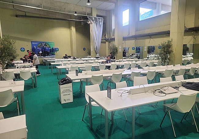 Vista de la sala de trabajo para medios gráficos en el Martín Carpena.