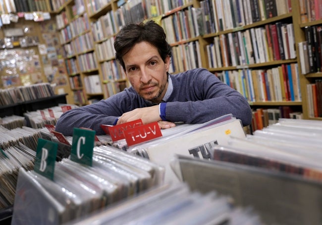 Miguel Ángel Oeste, autor de la novela en la que se basa la película homónima, 'Vengo de ese miedo'.