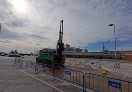 Trabajos para el estudio geotécnico en la plataforma del morro de Levante del puerto.