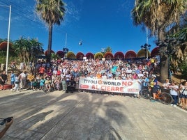 Concentración organizada por vecinos y nostálgicos del parque para pedir su reapertura, en una imagen de archivo.